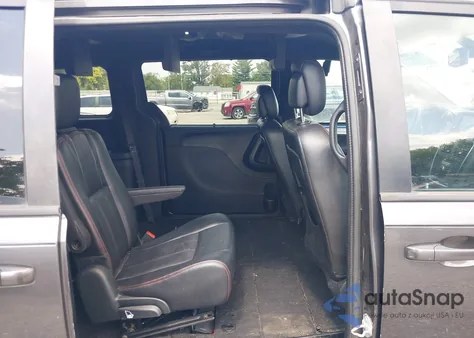 2018 Dodge Grand Caravan Gt z USA, uszkodzony, nr VIN 2C4RDGEG5JR340116